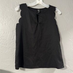 Black Sleeveless Scalloped Top
